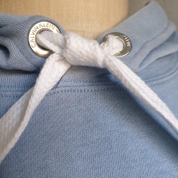 Calvin Klein Jeans Baby Blue Raw Hem Distressed Logo Comfy Hoodie  Sweatshirt MD - Picture 6 of 15